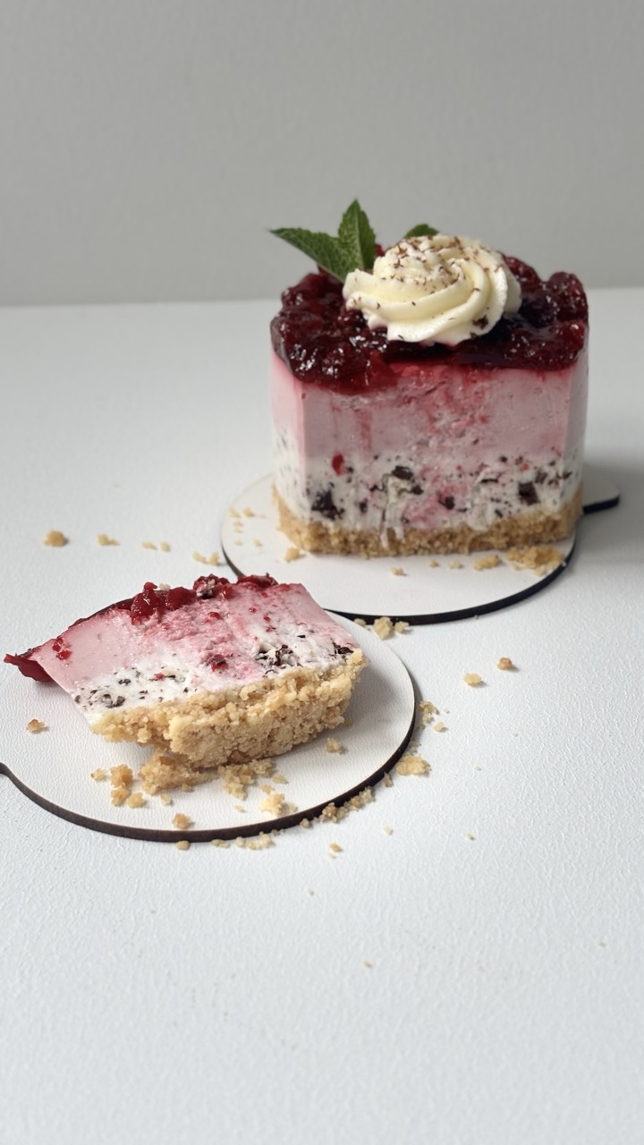 Чізкейк Вишня / Шоколад — шоколадний чізкейк з вишневим компоте